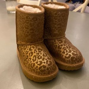 Toddler uggs Sparkly Leopard size 8